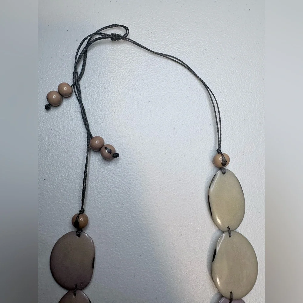 J.Jill Adjustable Statement Necklace | Neutral Bead & Resin Design | One Size - Picture 4 of 6